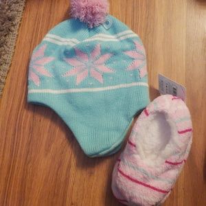 Girls cap and matching slippers
